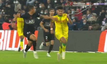 开云全站-【法甲】纳瓦斯染红 梅西造乌龙+首球 巴黎3比1南特