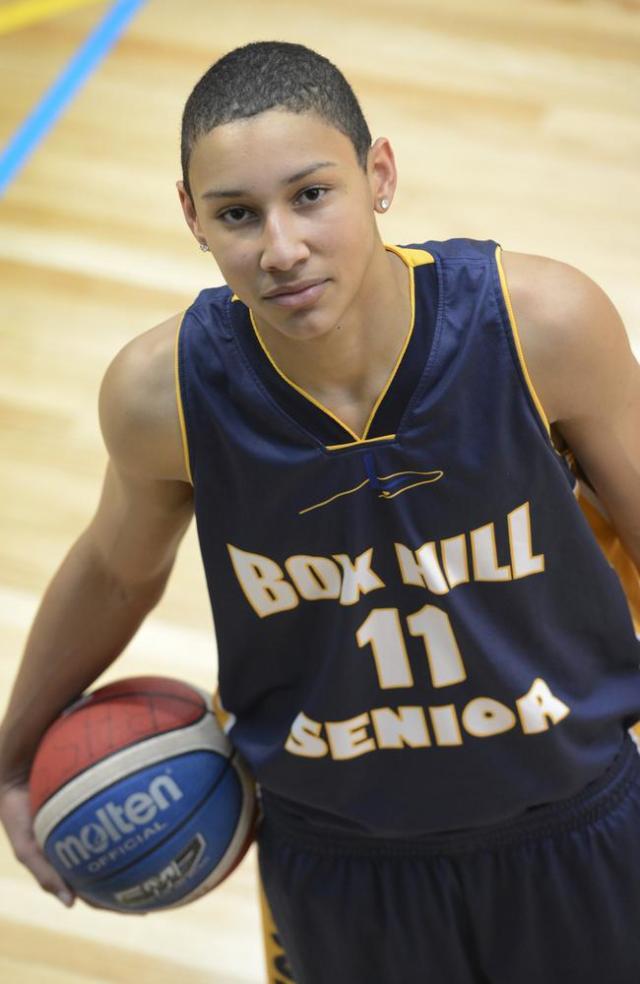 开云体育登录入口-揭秘西蒙斯（下）：敏感脆弱？他的投篮症结到底在哪？