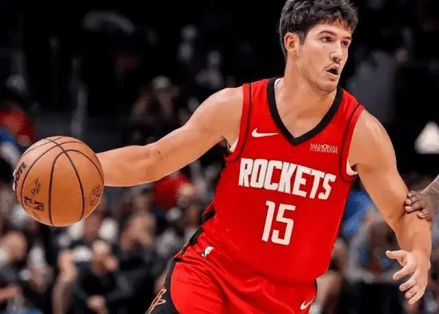 开云-险胜活塞！杜兰特32+7+3，谢泼德18+2又立功，乌度卡也如梦初醒了