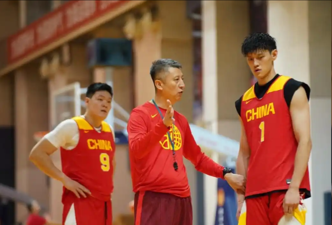 开云官网-徐杰健康时不选，伤了又征召，球迷怒批郭士强：就不能召郭昊文？