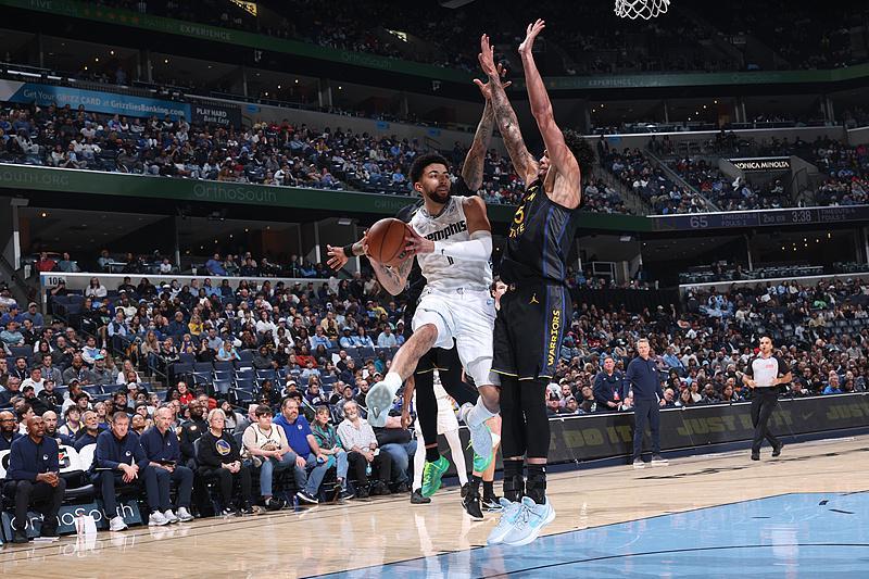 Kaiyun 平台-勇士8人上双大胜灰熊：霍福德15000分里程碑 波杰19+8+6