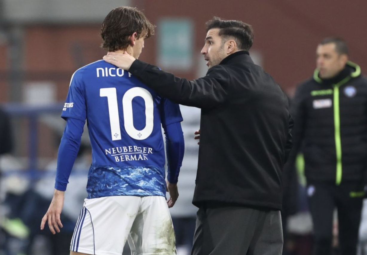 Kaiyun 平台-38岁小法封神！意甲黑马2-1逆转罗马：4连胜杀入前4 差米兰6分